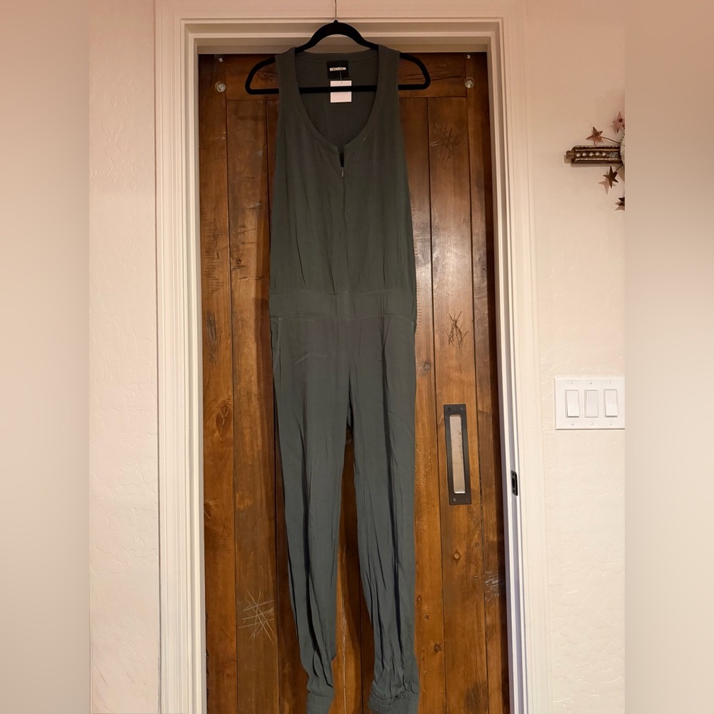 Olive Green Sleeveless Jumpsuit